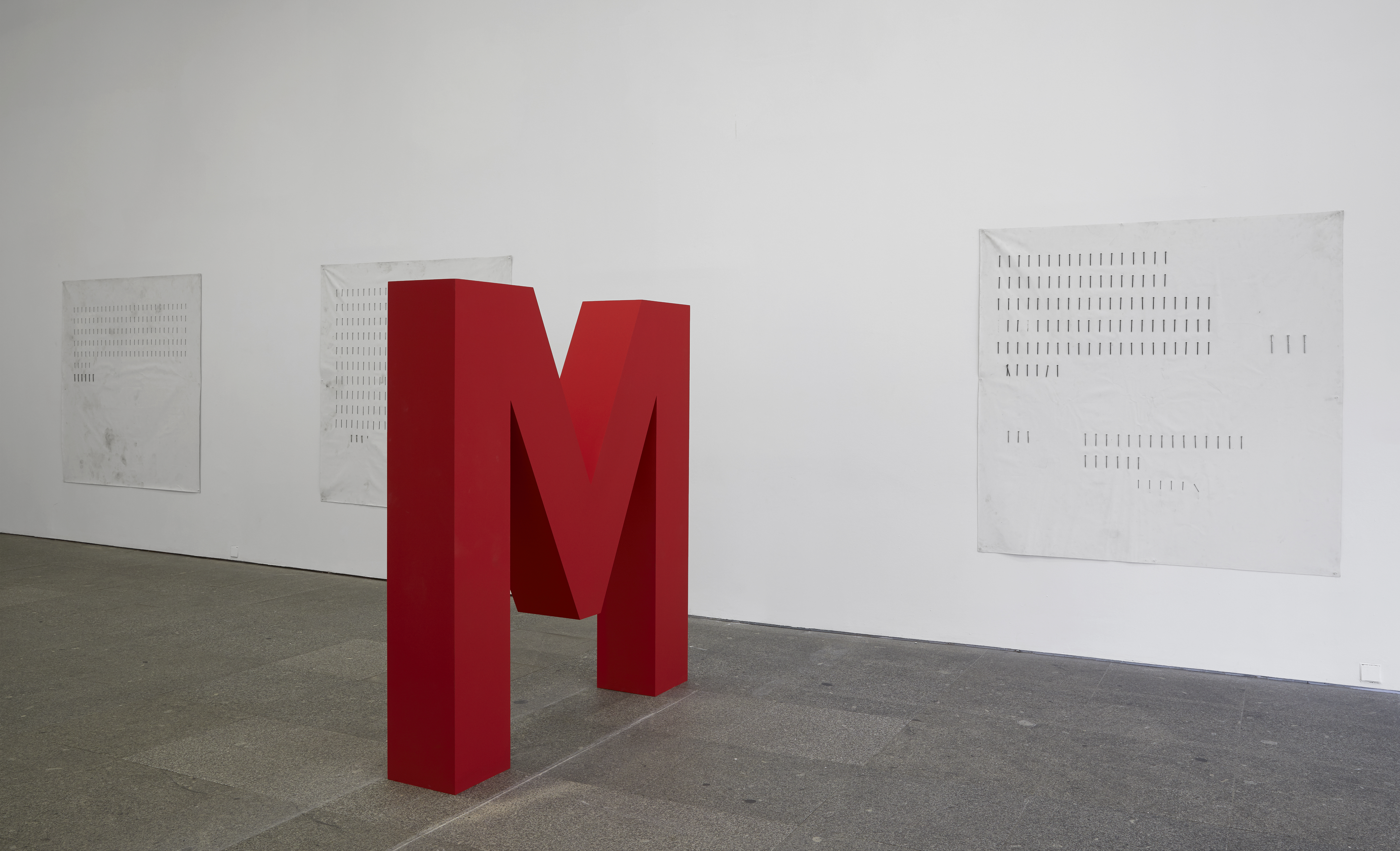 HENRIK OLESEN The Master-Slave Dialectic (2011-2019). The Body of the Master et Untitled 3, 4 et 5. Vue d’exposition, Museo Reina Sofía, Madrid, 2019. © Joaquín Cortés / Román Lores.